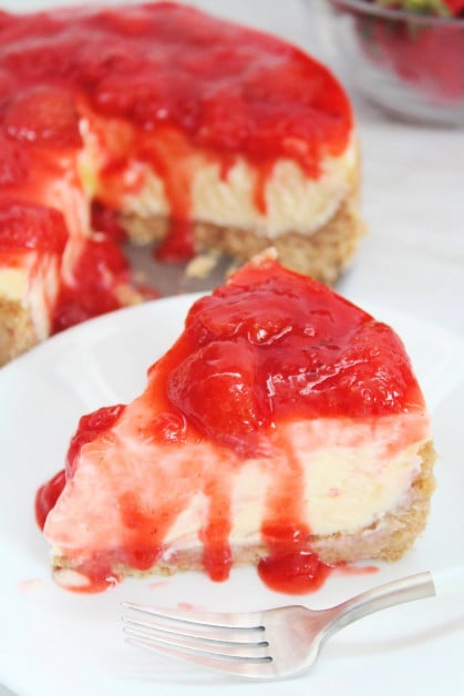 Easy Keto Cheesecake with Strawberry Topping