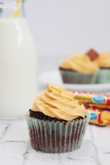 Stuff The Chocolate Cupcakes With A Twix Candy Bar