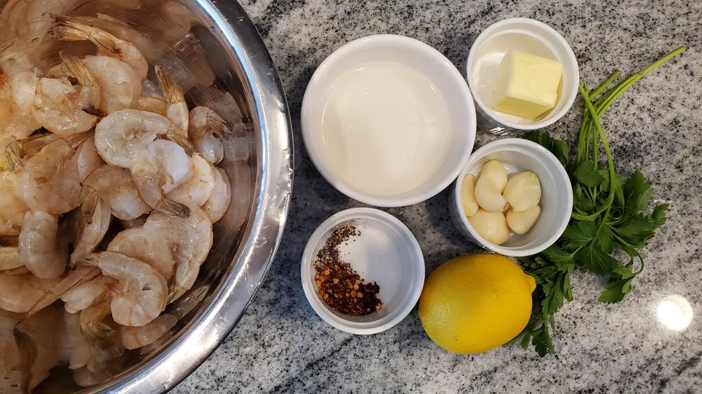 Ingredients for the garlic shrimp recipe