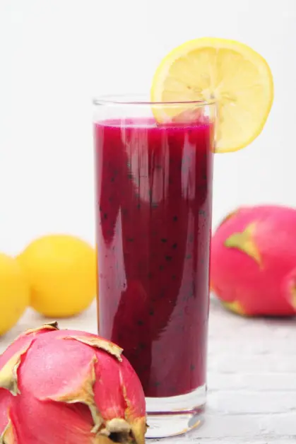 This Mango Dragonfruit Lemonade is a Starbuck's copycat recipe