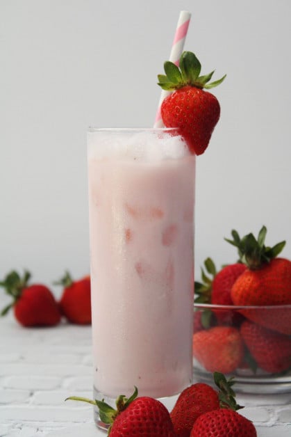 Mexican Strawberry Horchata Drink