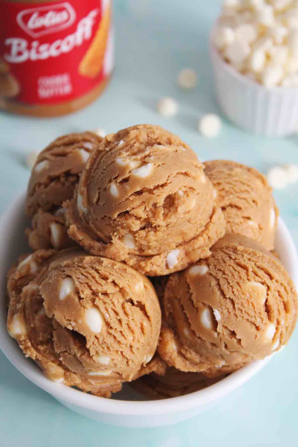 An easy recipe for edible lotus biscoff cookie dough.