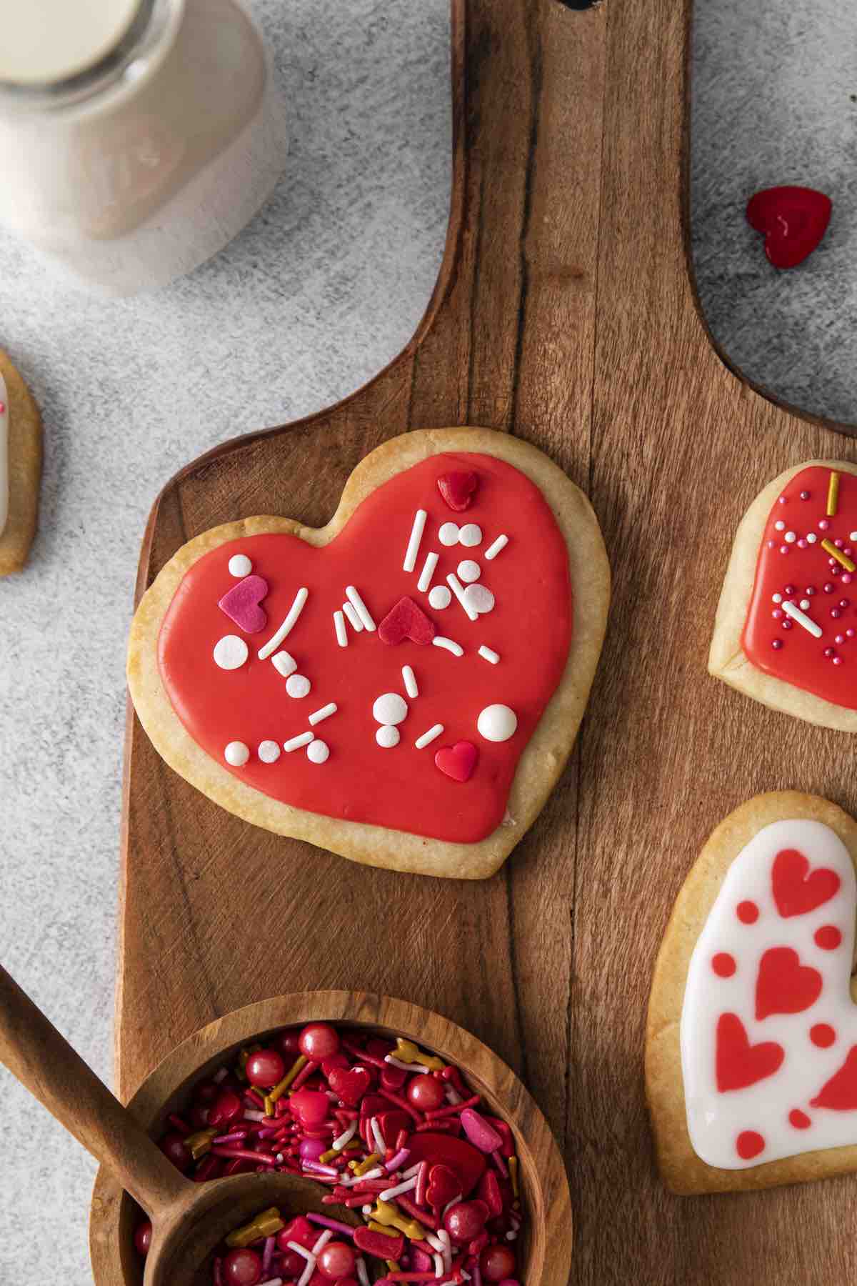 Make your loved on feel special this Valentine's Day with these homemade iced shortbread Valentine cookies.